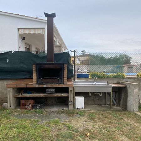 Вілла Casa Les Roques Bascara Екстер'єр фото