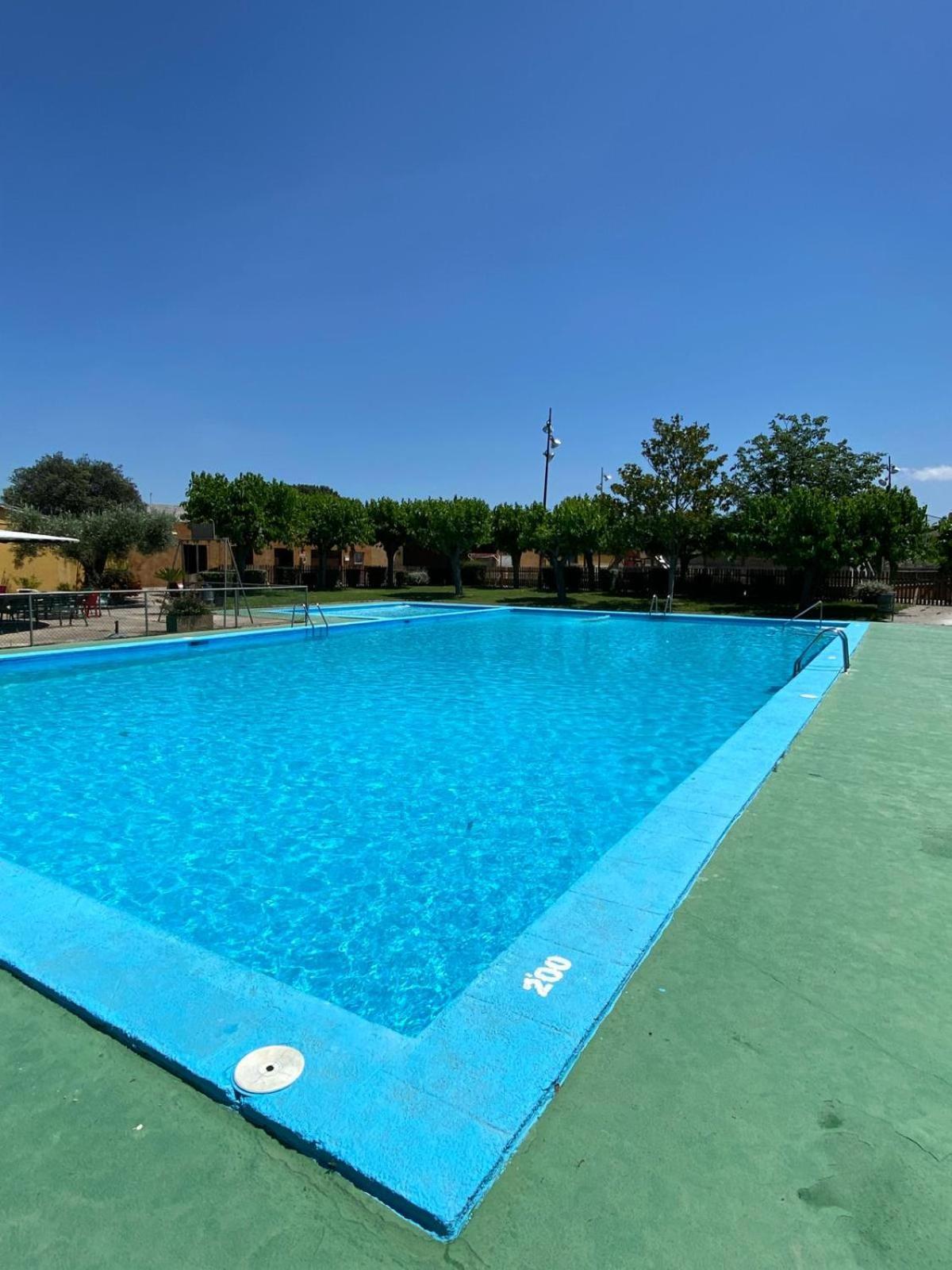 Вілла Casa Les Roques Bascara Екстер'єр фото