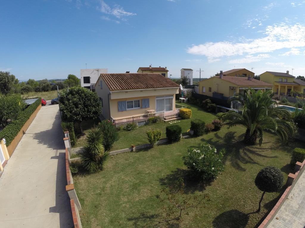 Вілла Casa Les Roques Bascara Номер фото